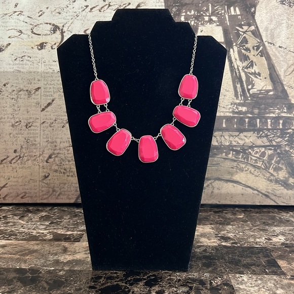 Charming Charlie Pink Statement Necklace EUC - Picture 2 of 5